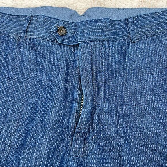 Cremieux chambray size 36 flat front pin striped shorts - Picture 2 of 6